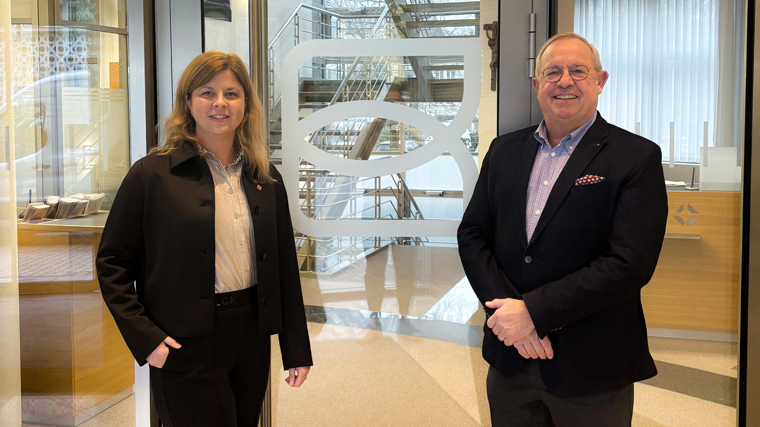 Claudia Engel und ihr Vorgänger Karl-John Ringelmann